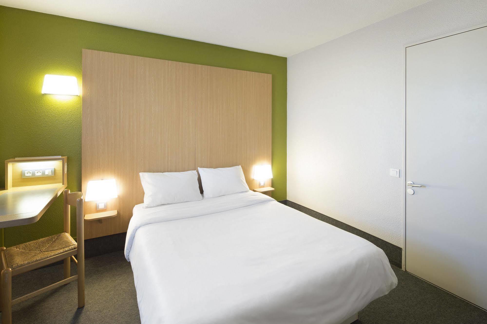 Hotel Carnac 2*